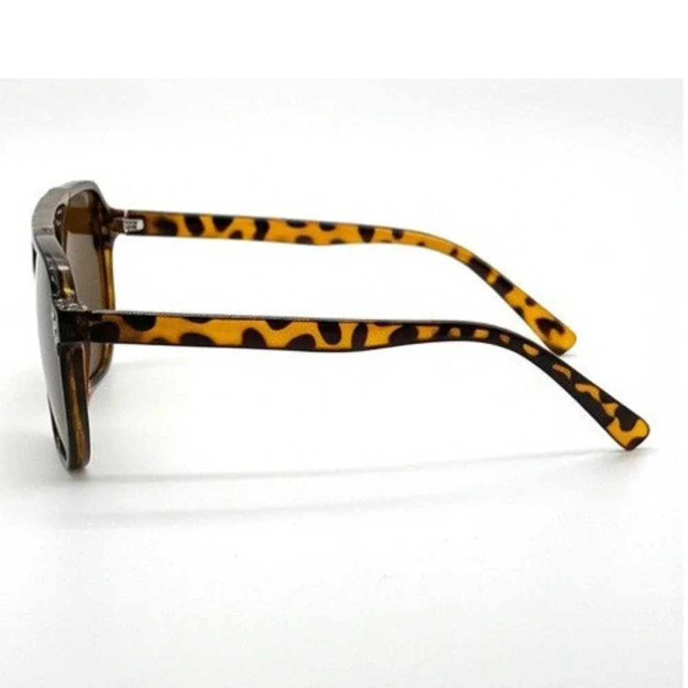 Unbranded classic style