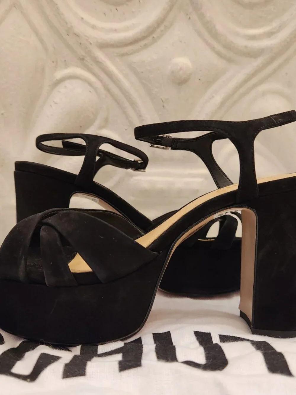 SCHUTZ only base
