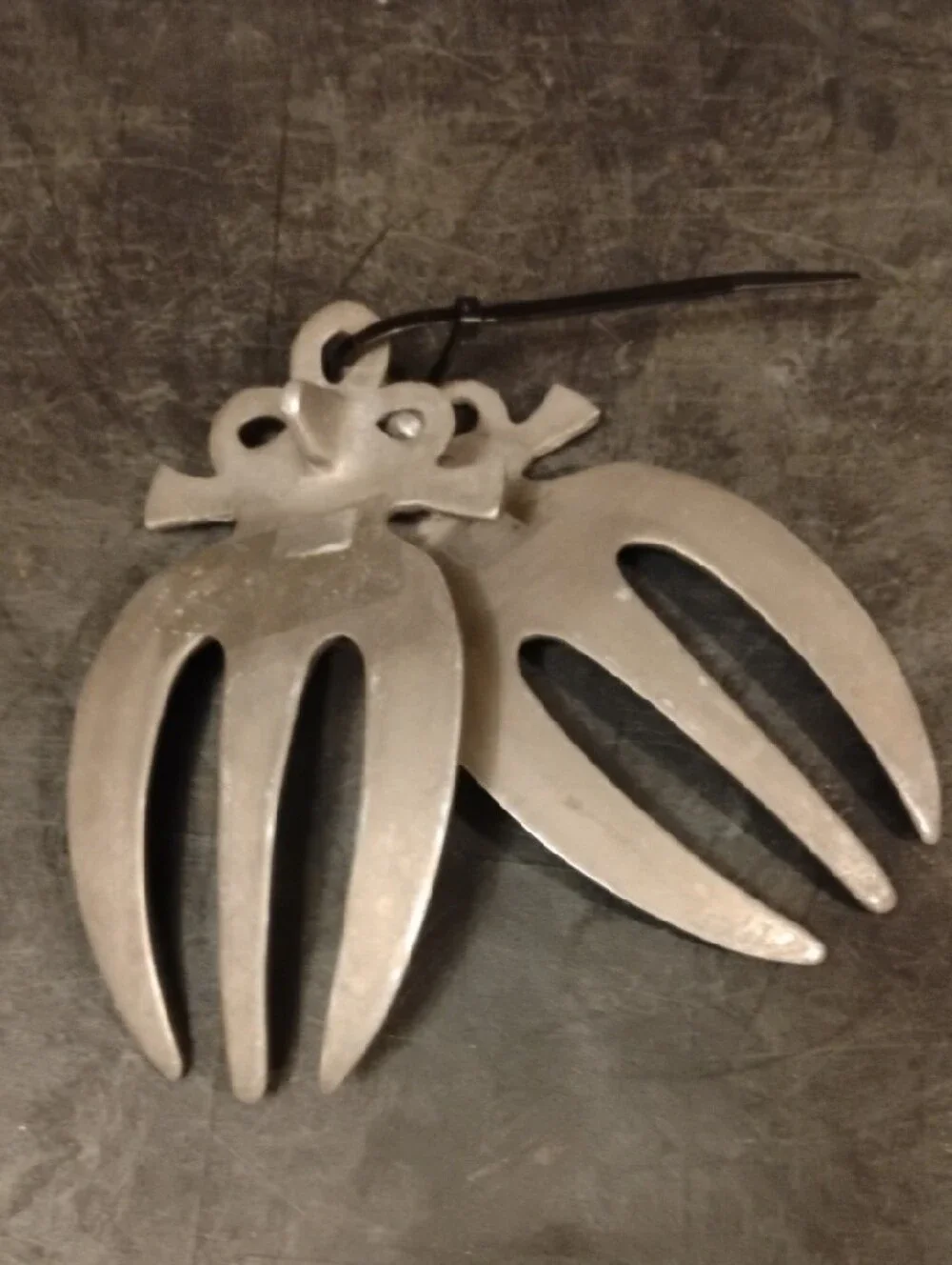 The Unbranded Brand pewter salad