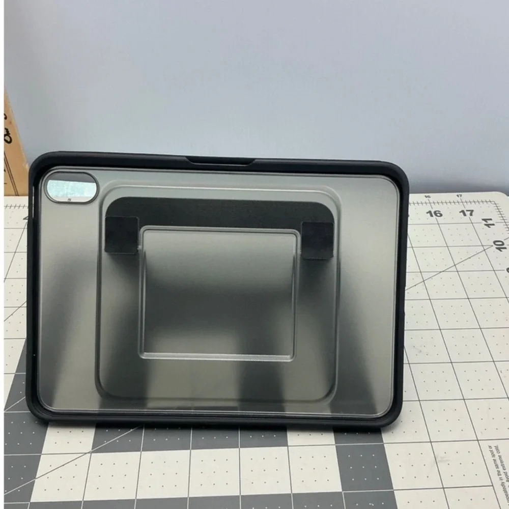 Torras magnetic kickstand