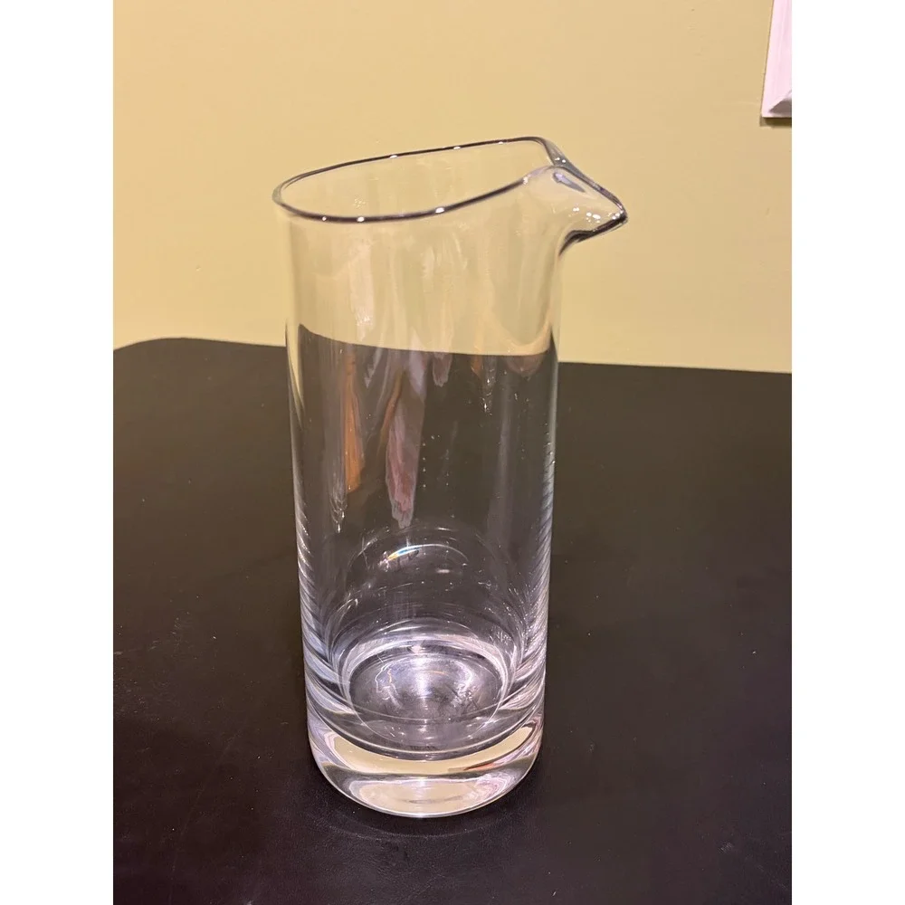 Unbranded cylindrical design