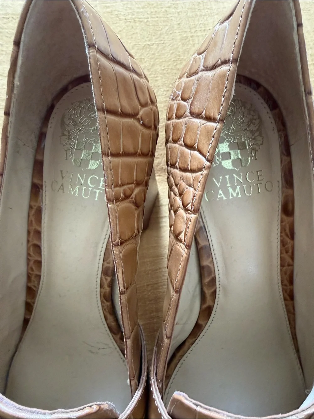 Vince Camuto croc embossed