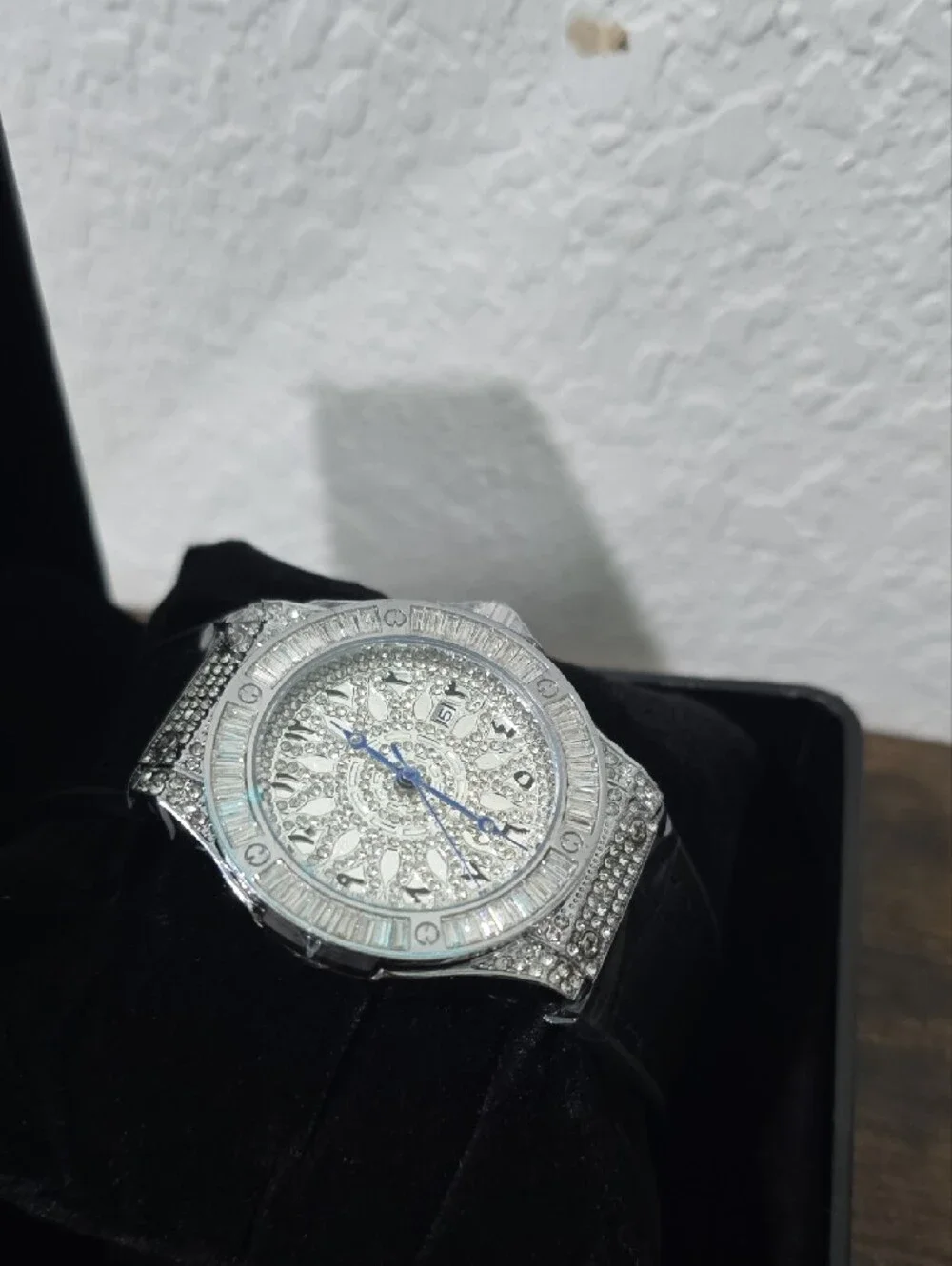 N/A striking men’s