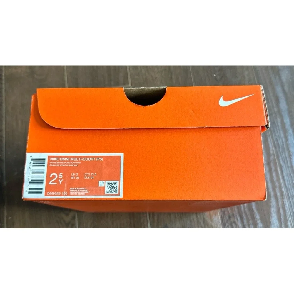 Nike empty shoe