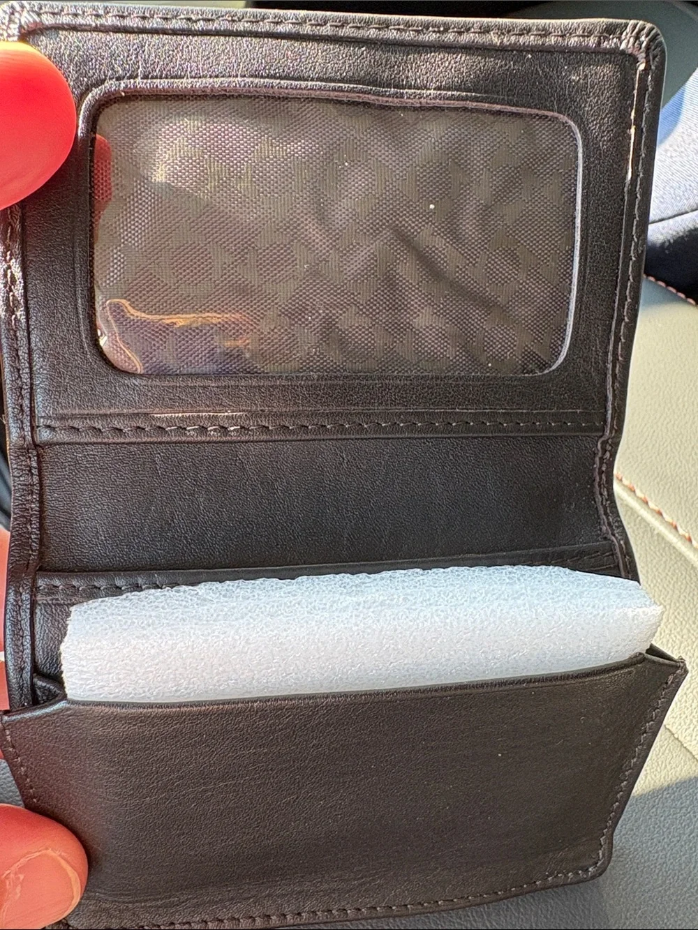 Kenneth Cole Reaction keyring hardware smooth