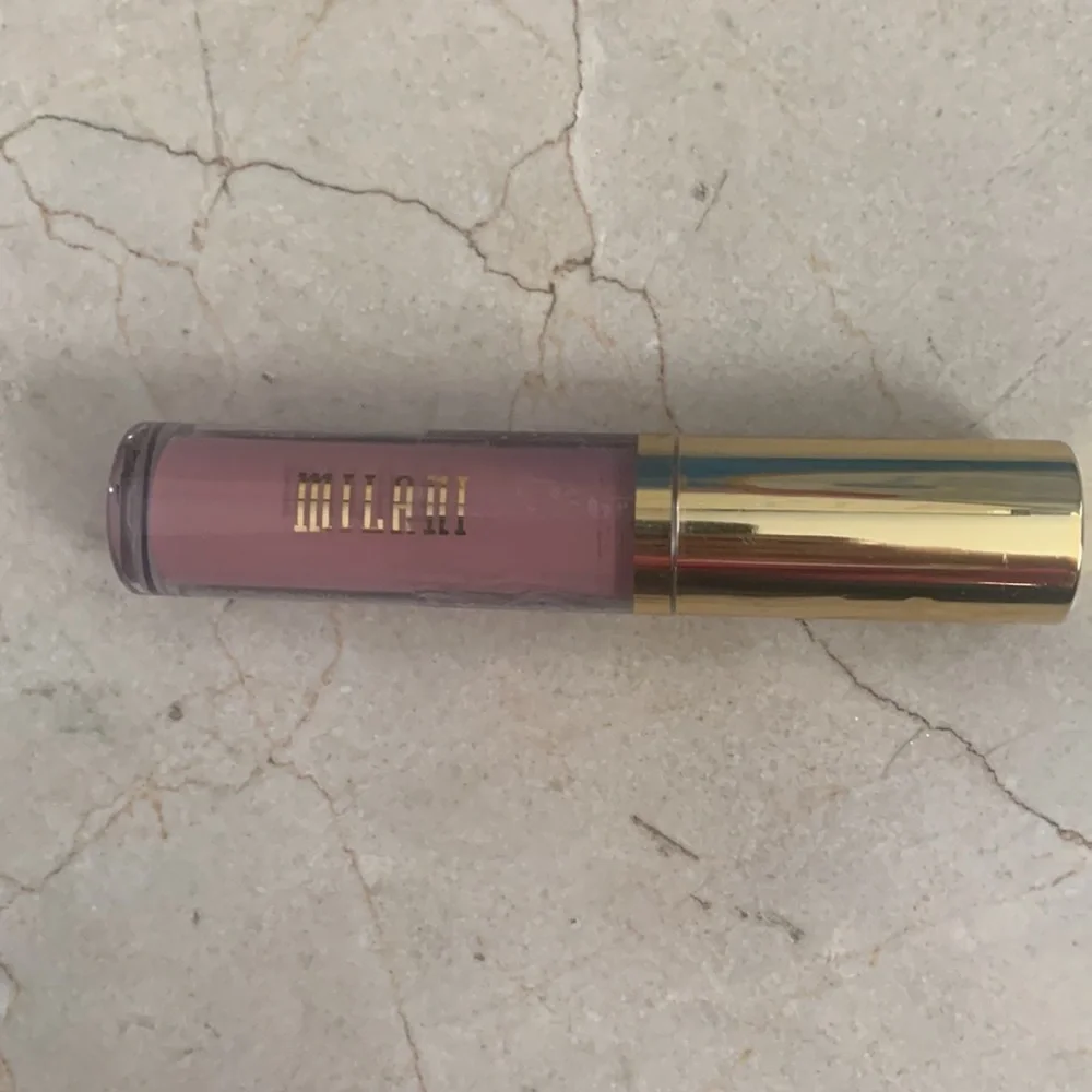 Milani nourishing lip