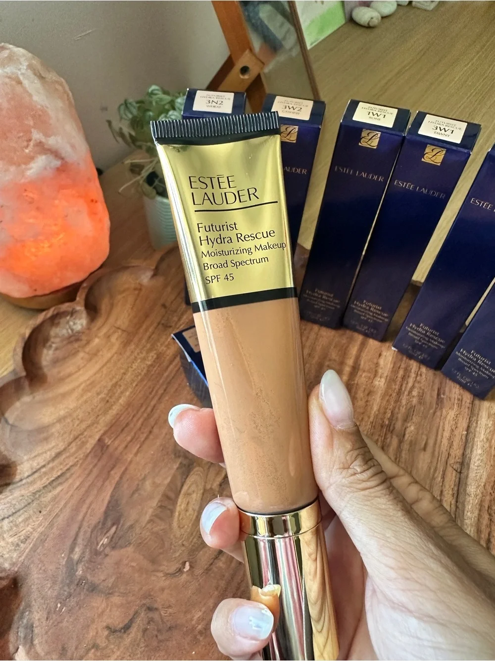 Estee Lauder Futurist Hydra Rescue Moisturizing Makeup 5W2 Rich Caramel