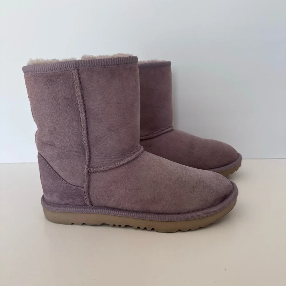 UGG classic short
