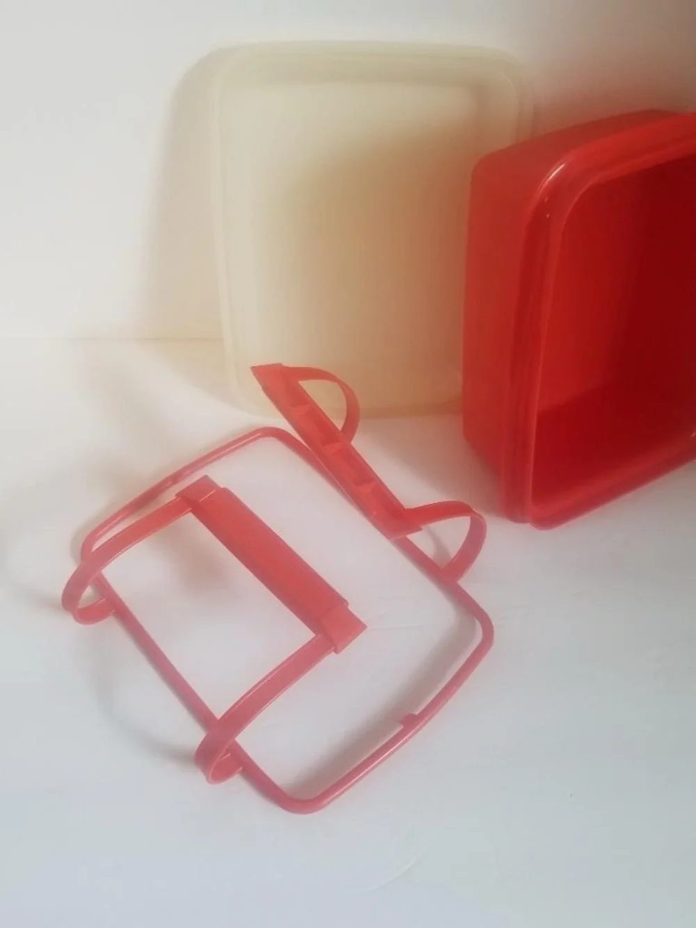 Tupperware durable red