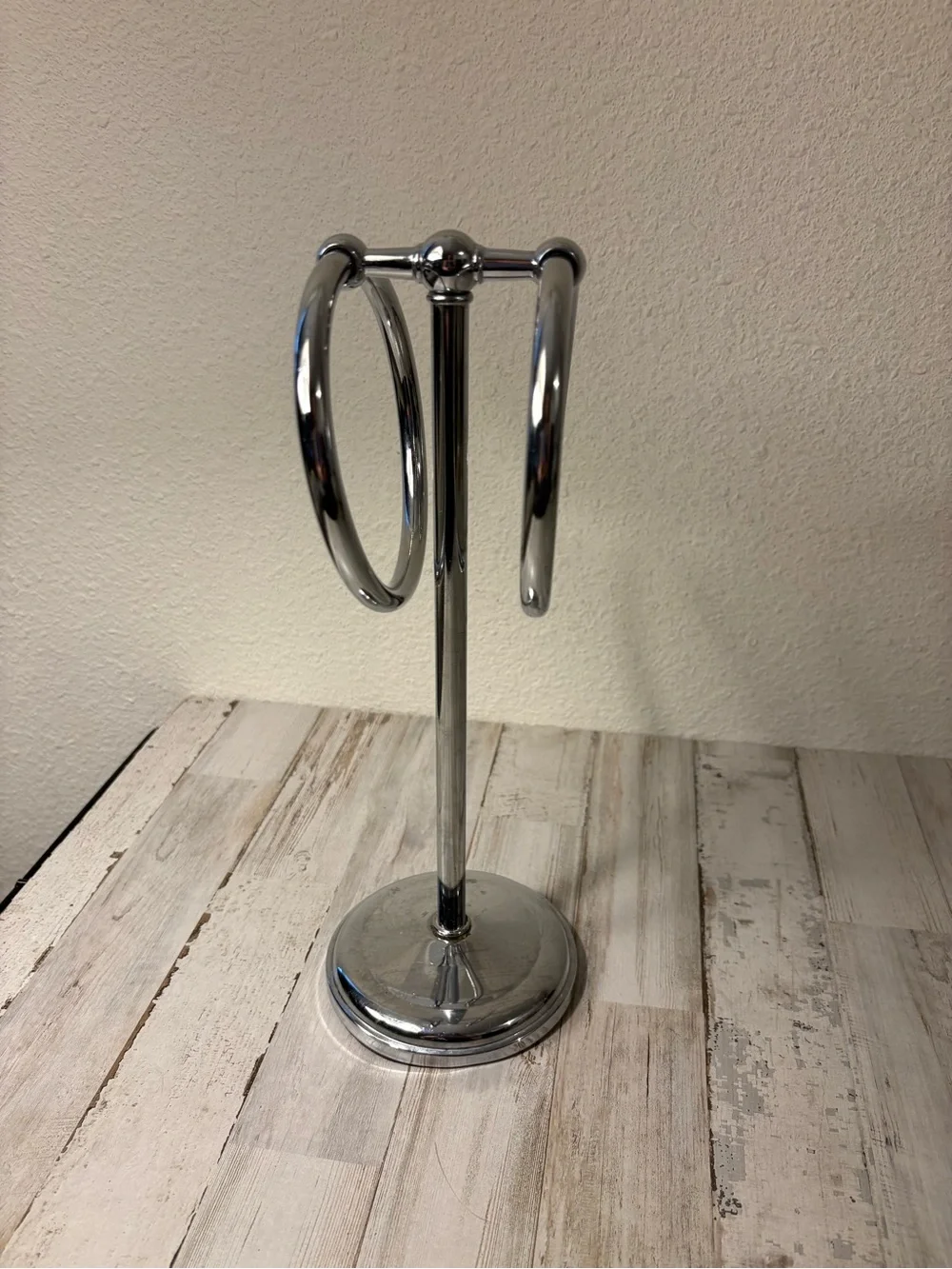 N/A sleek chrome