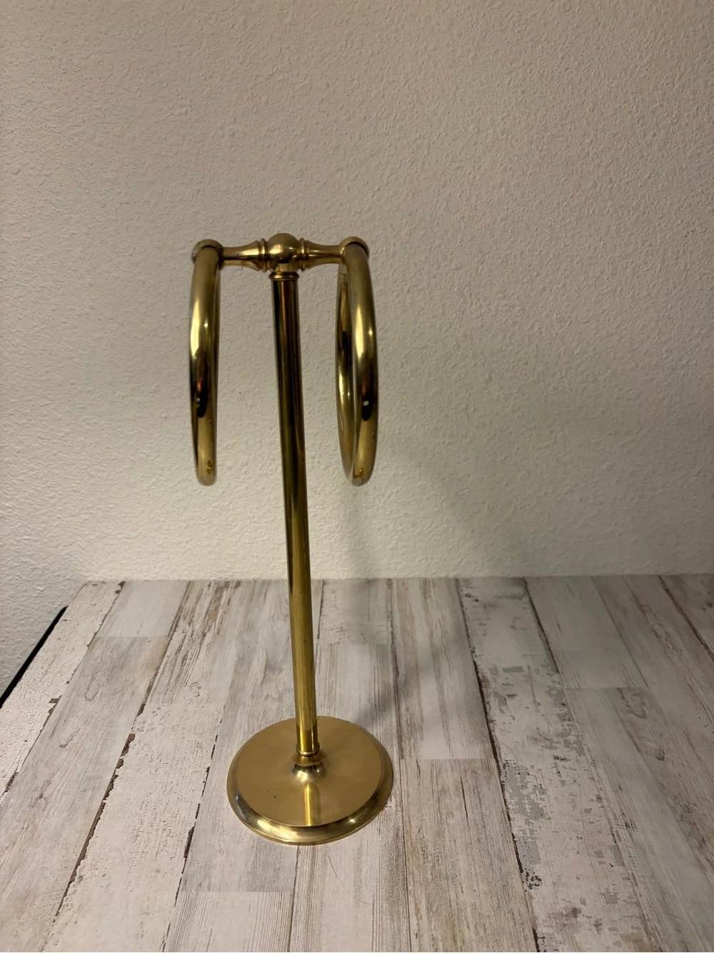 N/A brass toned