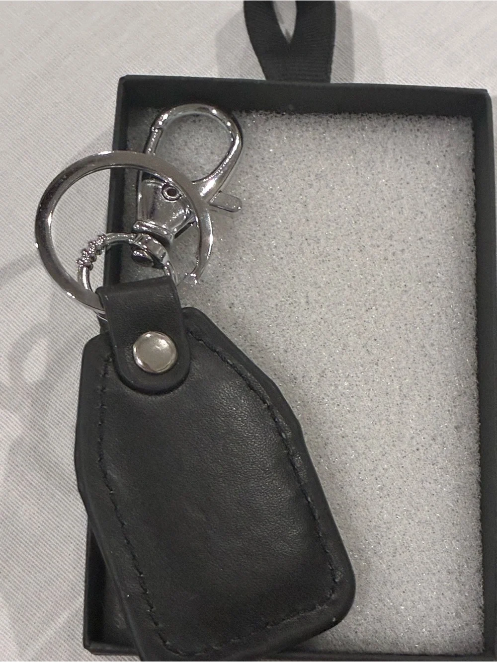 Eagle with USA Flag Men’s Keychain  New