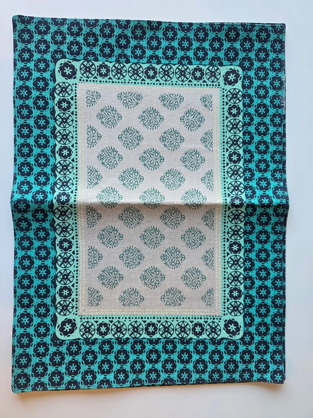 NWT Food Network Turquoise and Teal Patterned Dining Placemats (2)