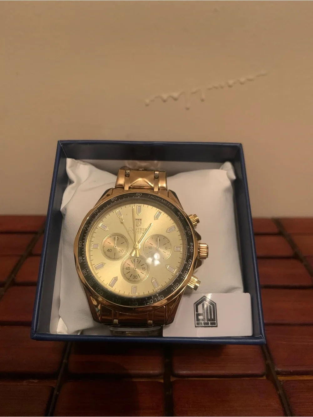 Invicta elegant gold