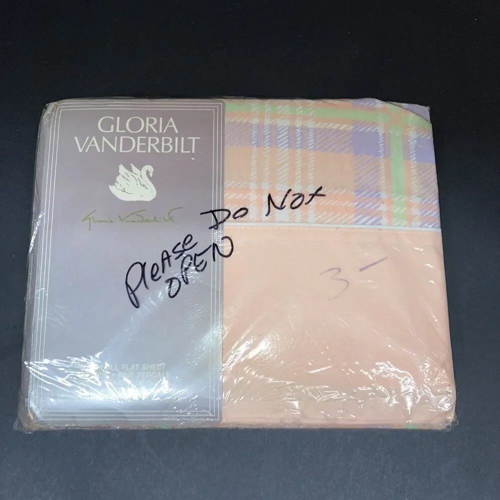 NEW VINTAGE 1983 Gloria Vanderbilt PLAID PEACH Double FLAT SHEET