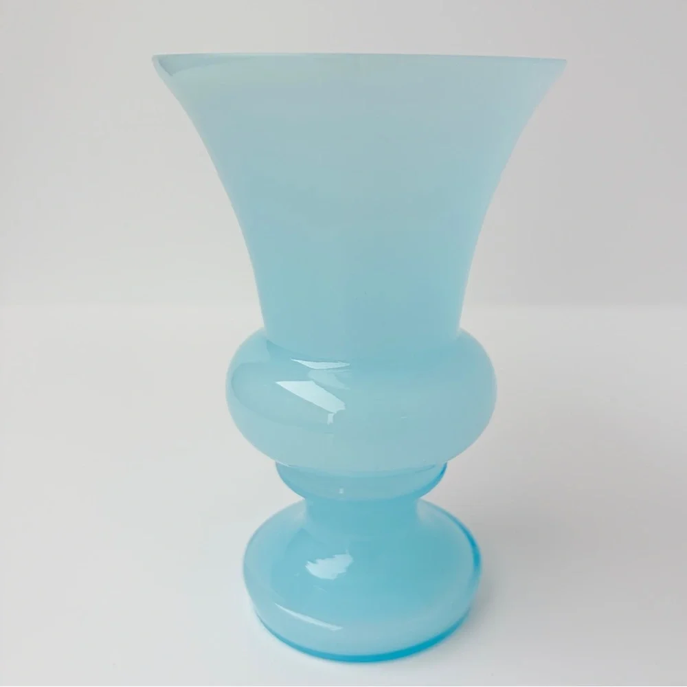 VTG Czech Czechoslovakia Cased Glass Bud Vase Blue 5 1/4”