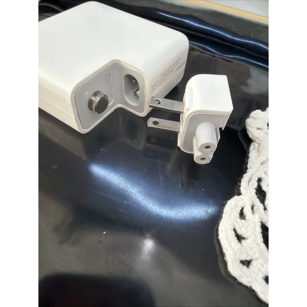 The Unbranded Brand power adapter