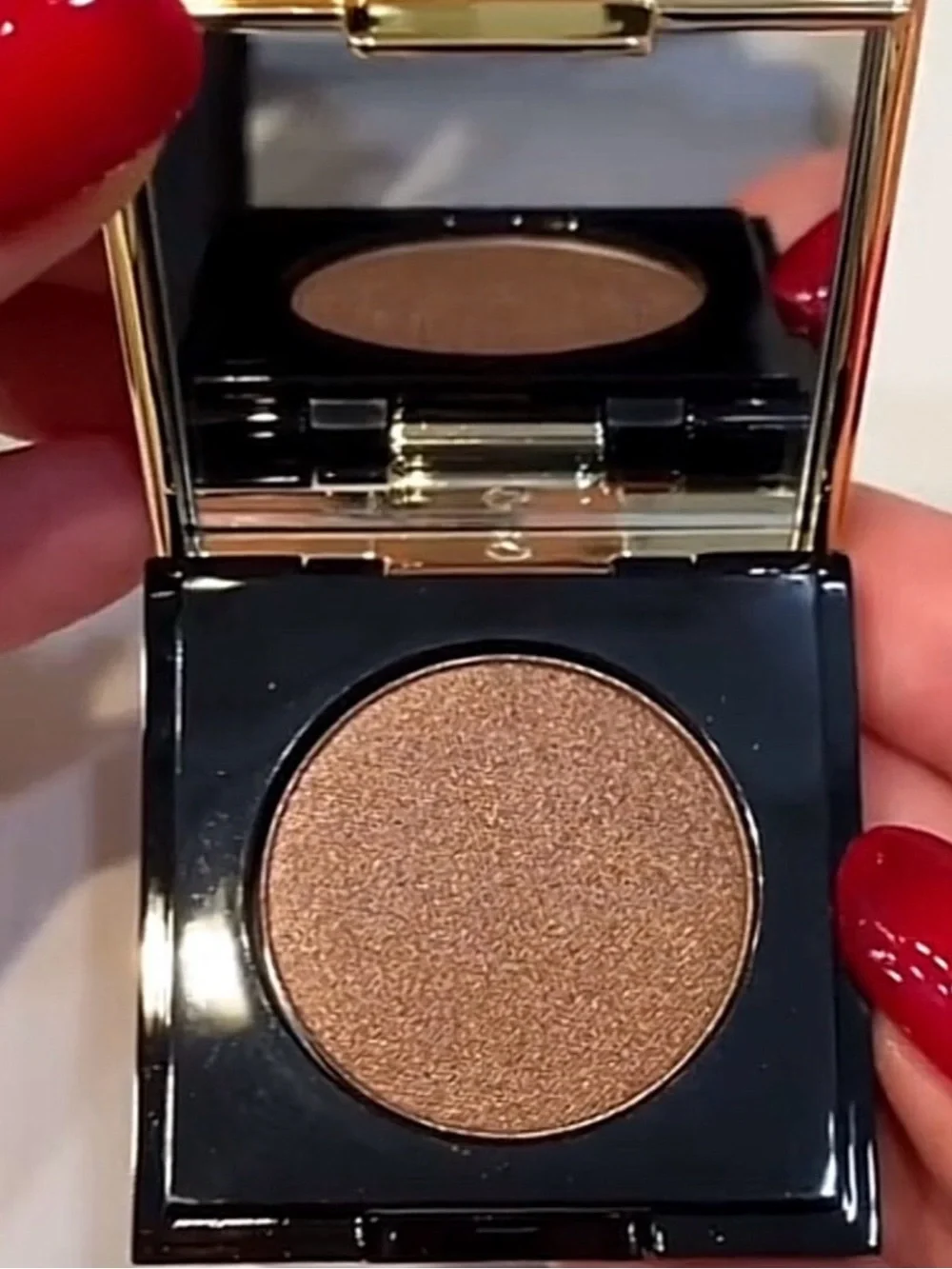 Yves Saint Laurent one sweep