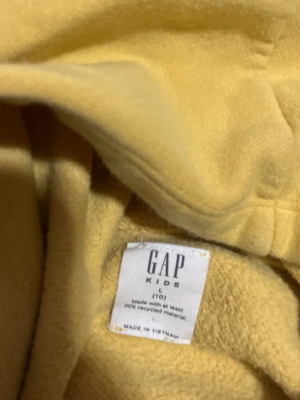 GAP soft yellow