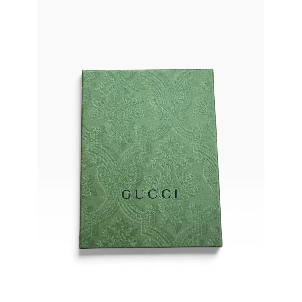 Gucci complete your