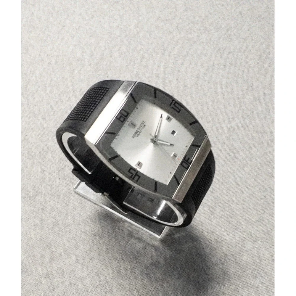 Kenneth Cole kenneth cole