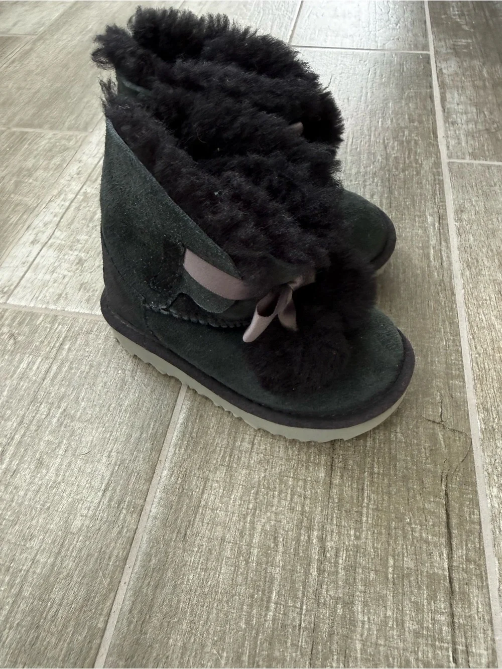 N/A ugg girls