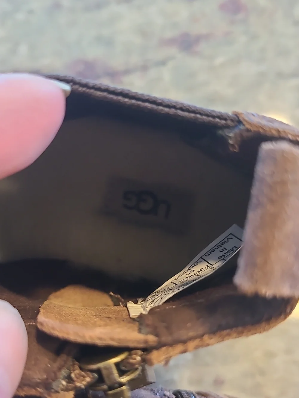 UGG questions description
