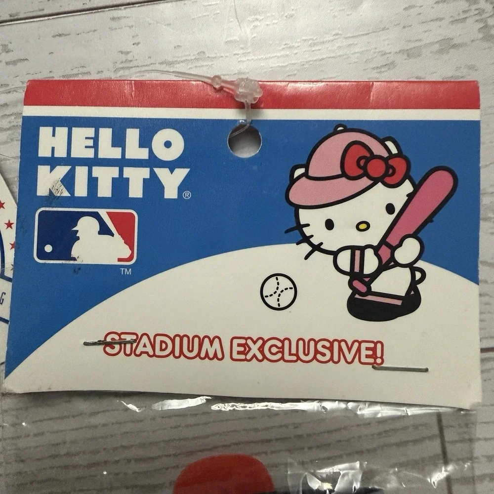 Sanrio / MLB brand new