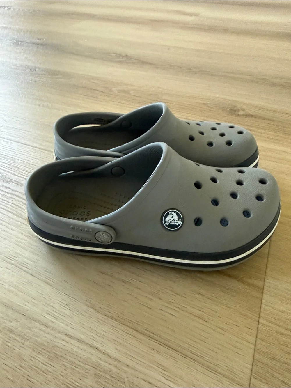 CROCS comfortable gray