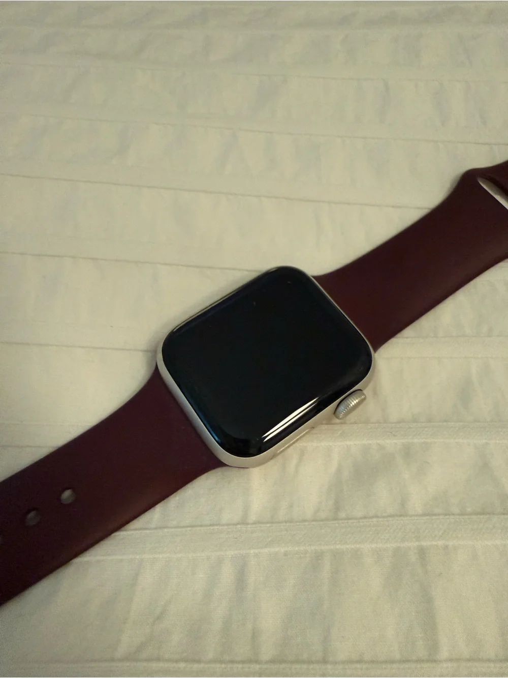 Apple watch maroon