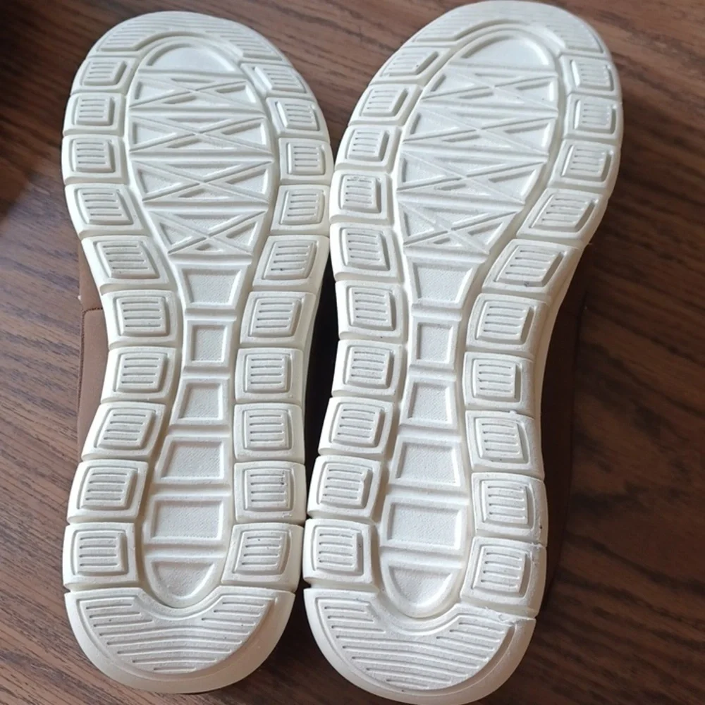 Gold Toe questions leave