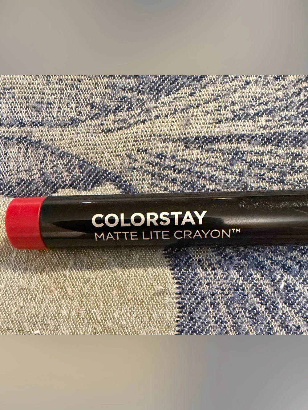 Revlon application lite matte