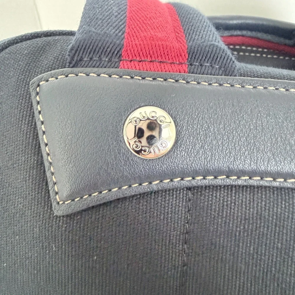 Gucci large crest
