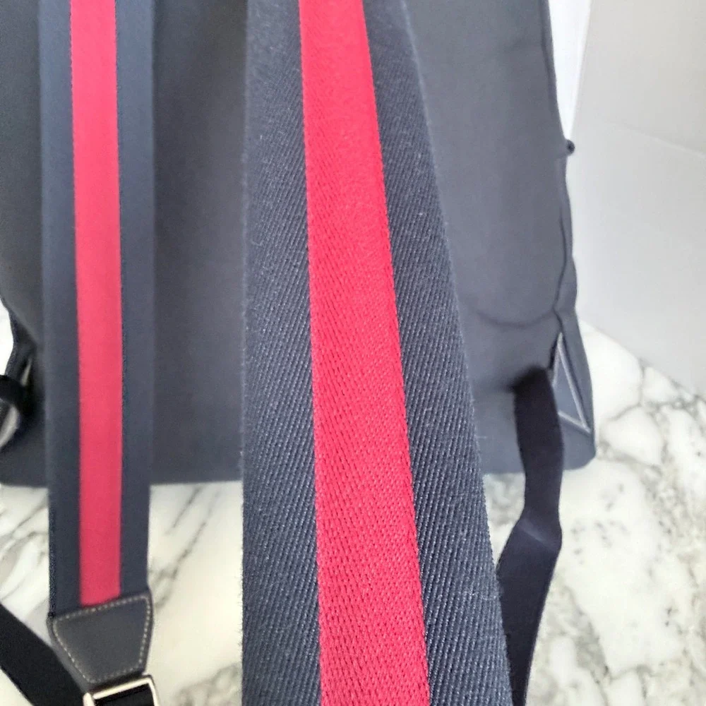 Gucci large crest