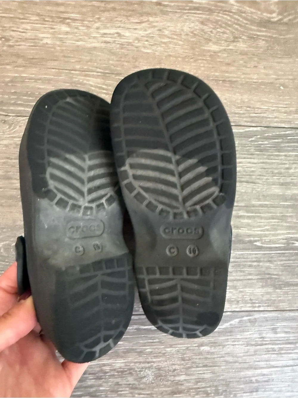 CROCS quite dry aren’t