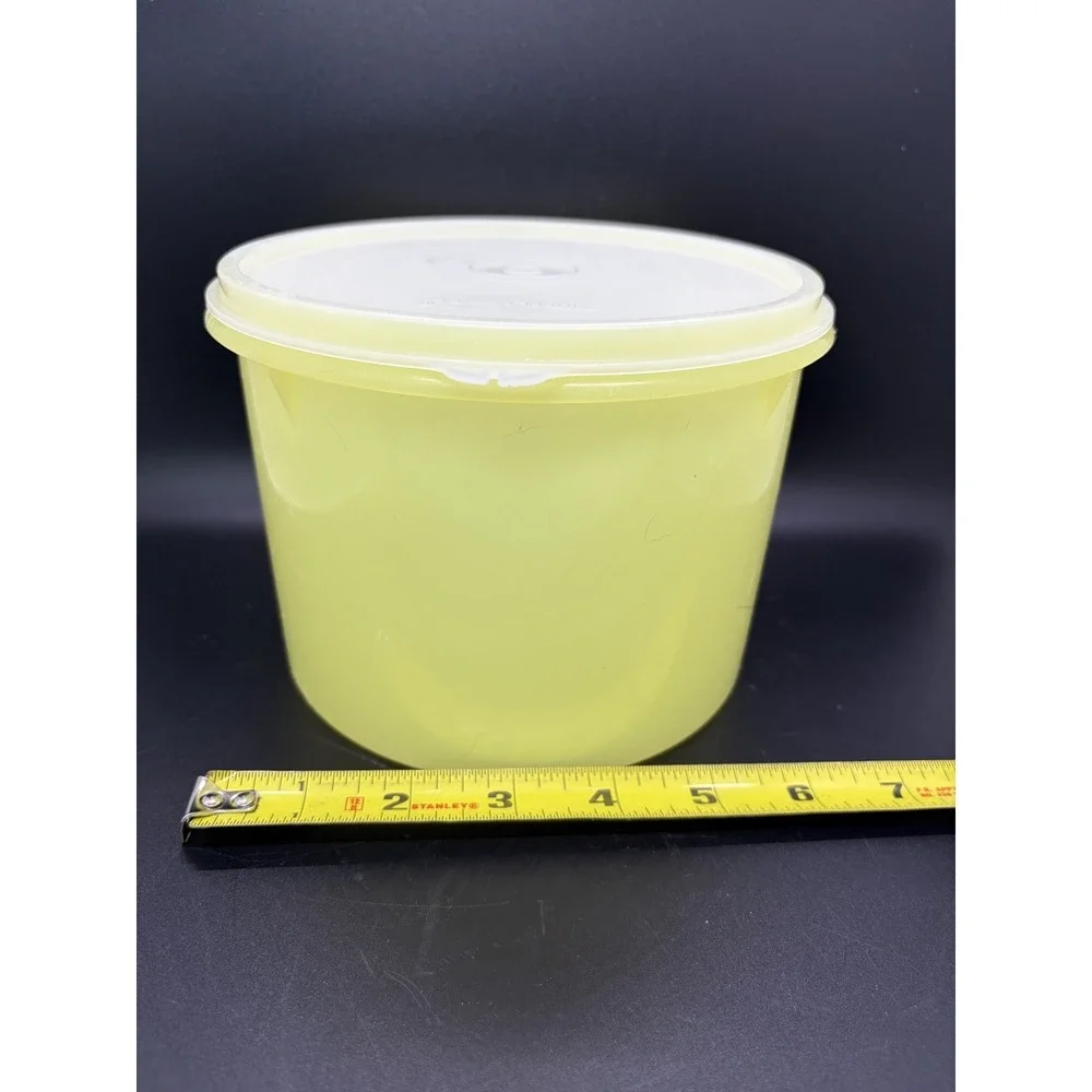 Tupperware vtg 70
