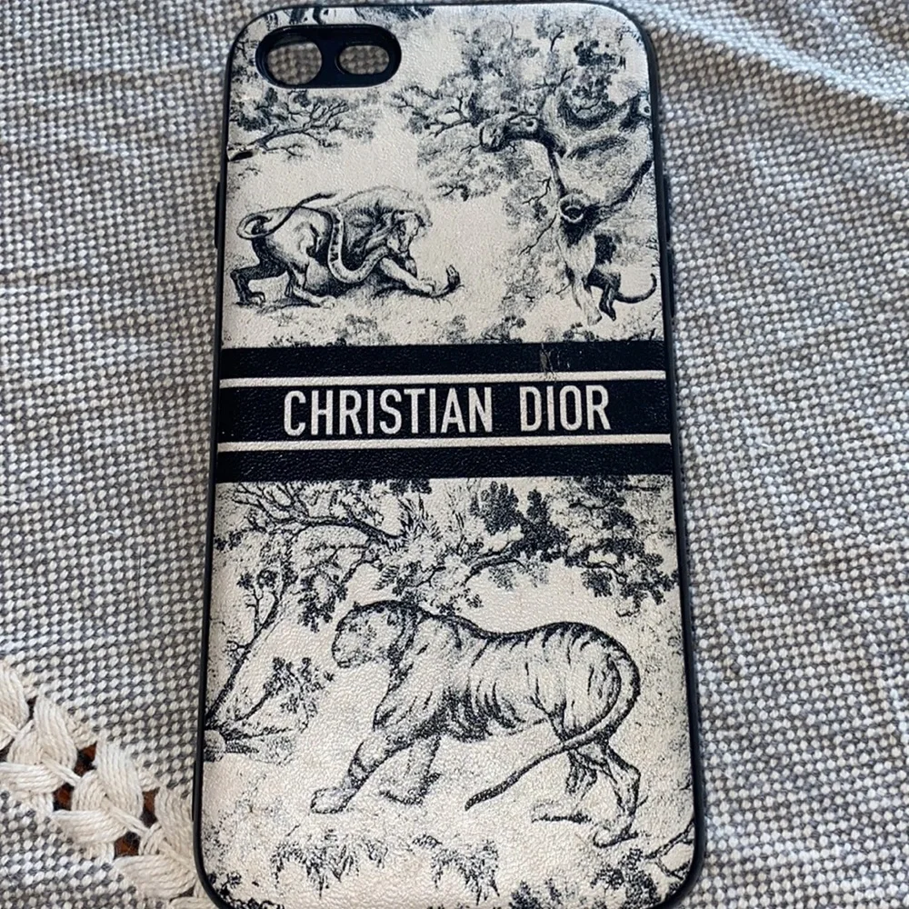 Apple designer branded