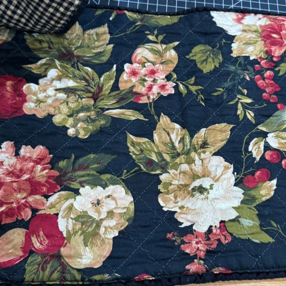 N/A quilted placemats