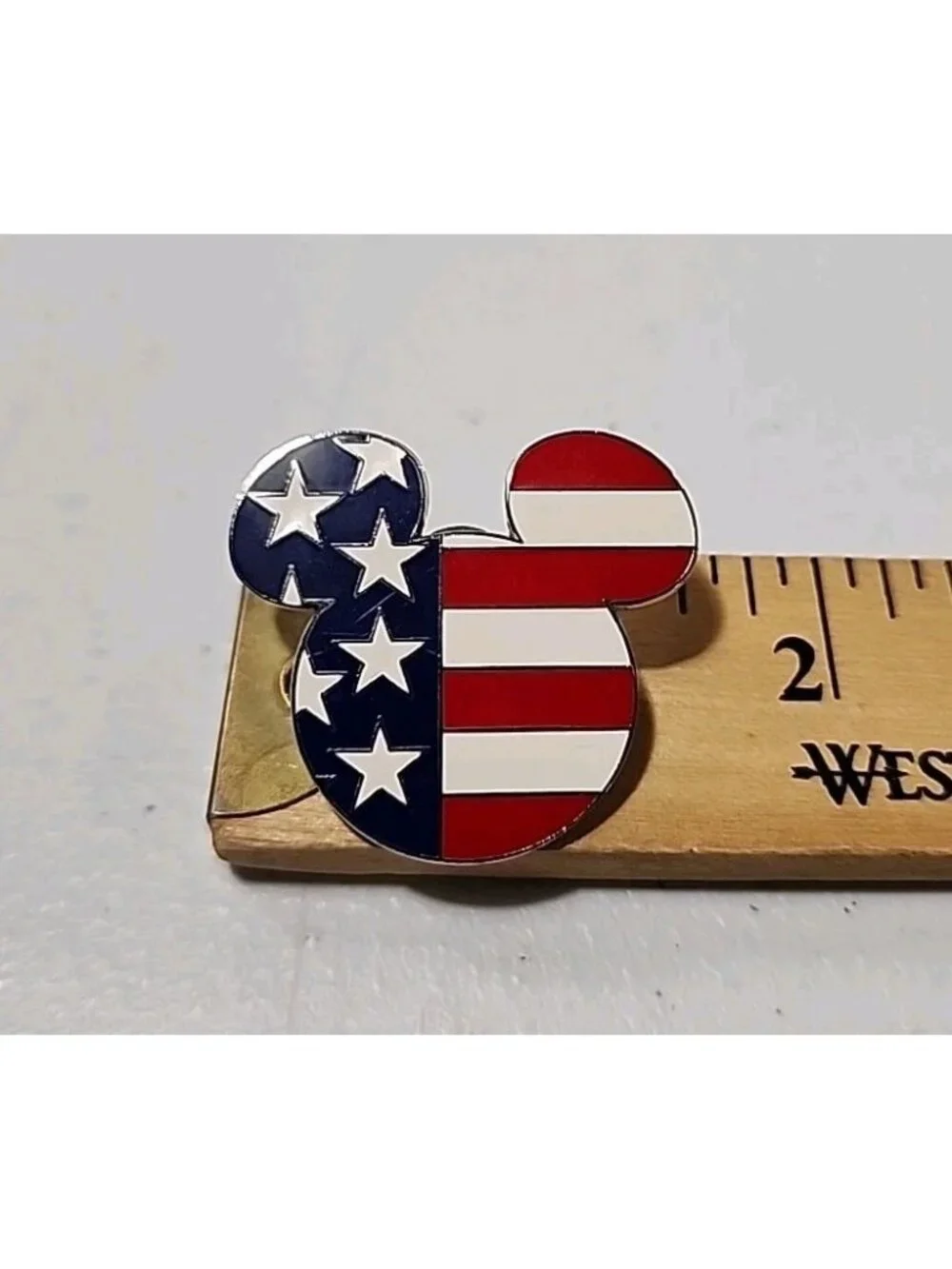 Disney pin Mickey‎ Head American Flag Independence Day Celebration 2001
