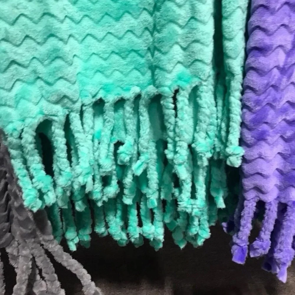 DEEP TEAL/ NAVY‎ Cozy Knit Throw Blanket Home Decor with Fringe
