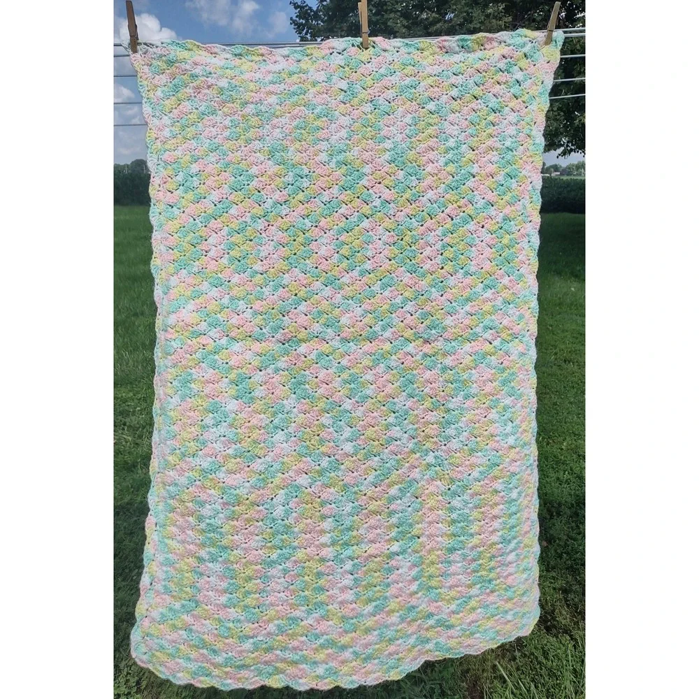 Handmade Crochet Baby Blanket 32x46 Shell Stitch Pastel Pink Mint Green Yellow