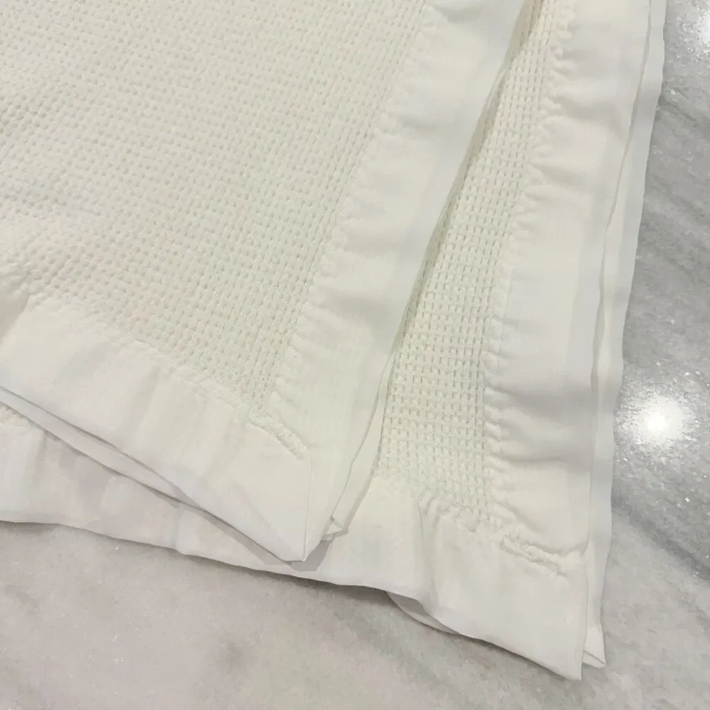 VINTAGE Baby Morgan Acrylic Thermal Waffle Weave Satin Trim White Blanket USA
