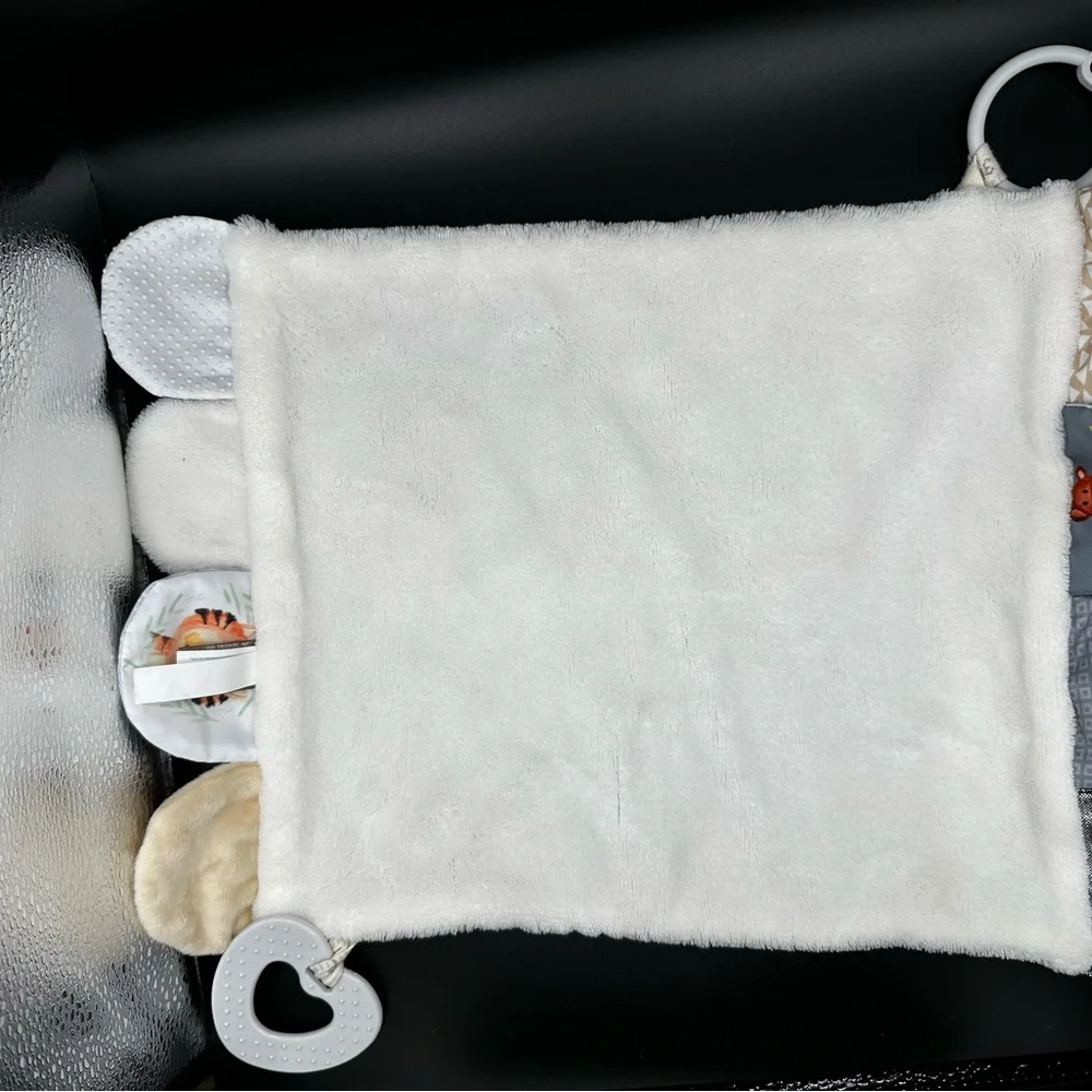 Demdaco Baby Lovey Giraffe Squeaks Crinkle Security Blanket 11x16 Teether Sherpa