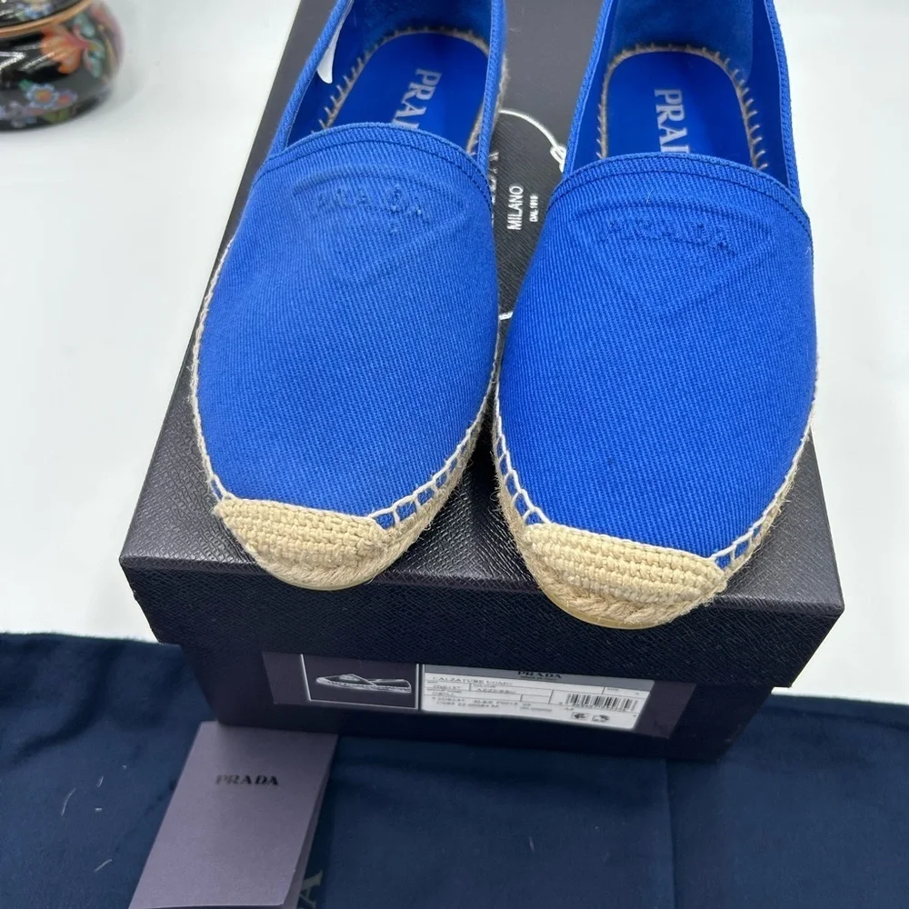 Prada absolutely new