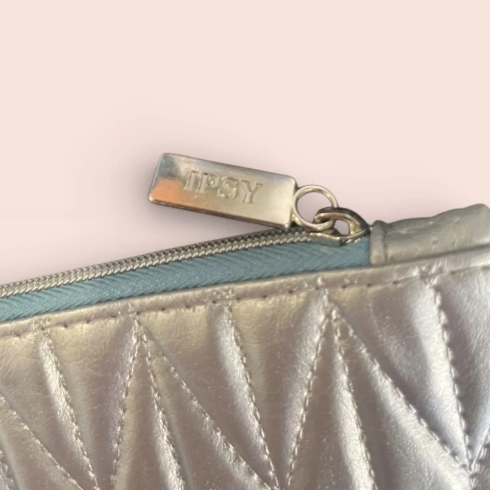ipsy small cosmetic