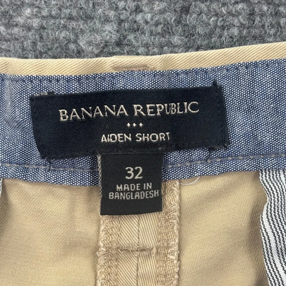 Banana Republic keywords preppy