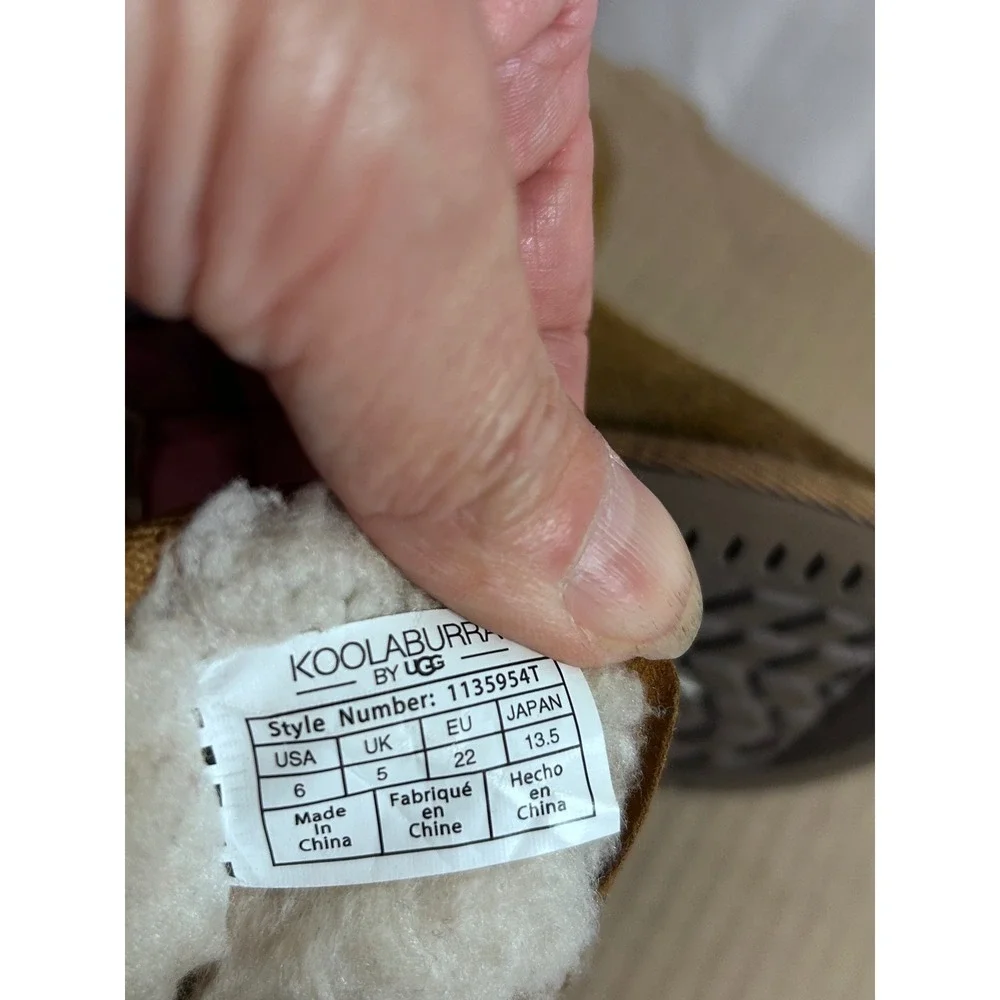 Koolaburra cozy off
