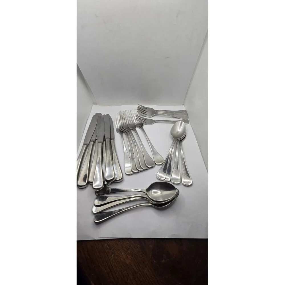 Hampton Silversmiths 20 Piece + Set Stainless Steel Flatware