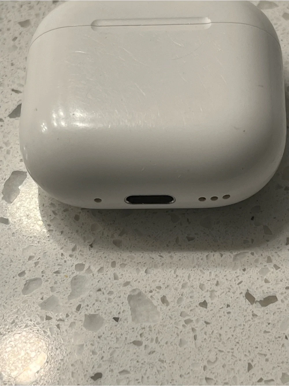 Apple includes airpods