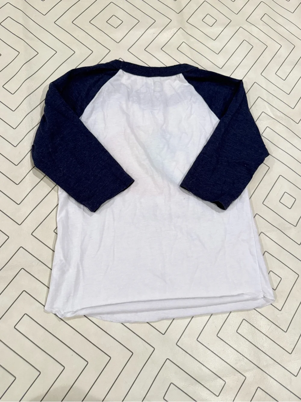 Chaser size raglan